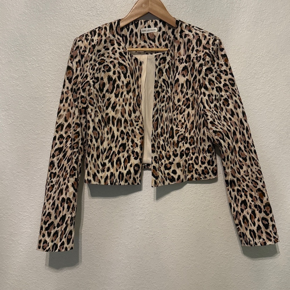 Perfect like new Avec Les Filles Leopard cropped blazer 10